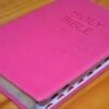 niv holy bible medium index pink